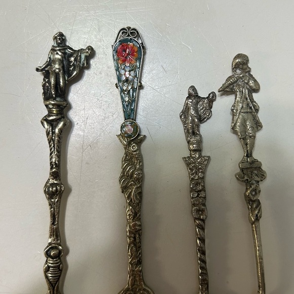 Vintage sugar spoon and olive fork lot of 4 - Picture 5 of 7